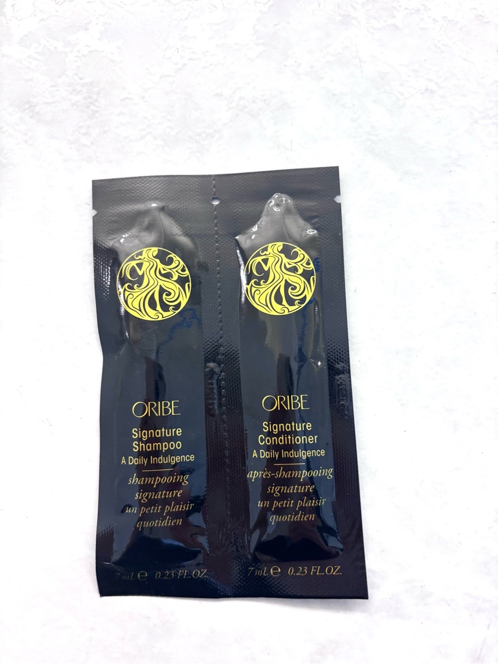 Oribe Set of 2 Signature Shampoo & Conditioner Sachets - Black & Gold samples